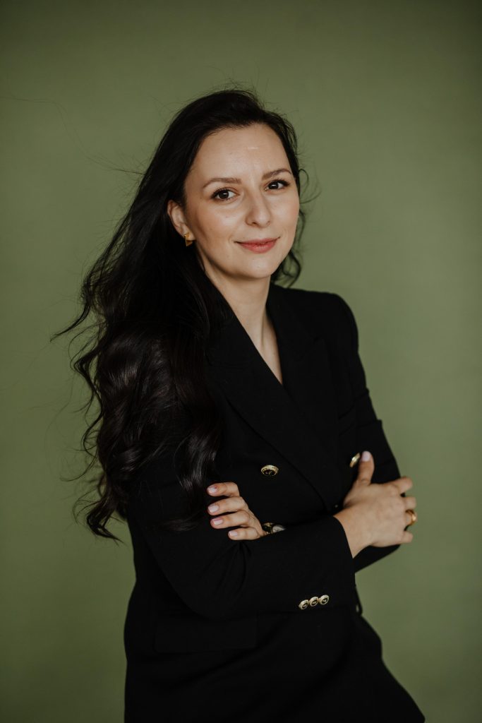 Alina-Covasa-Speaker